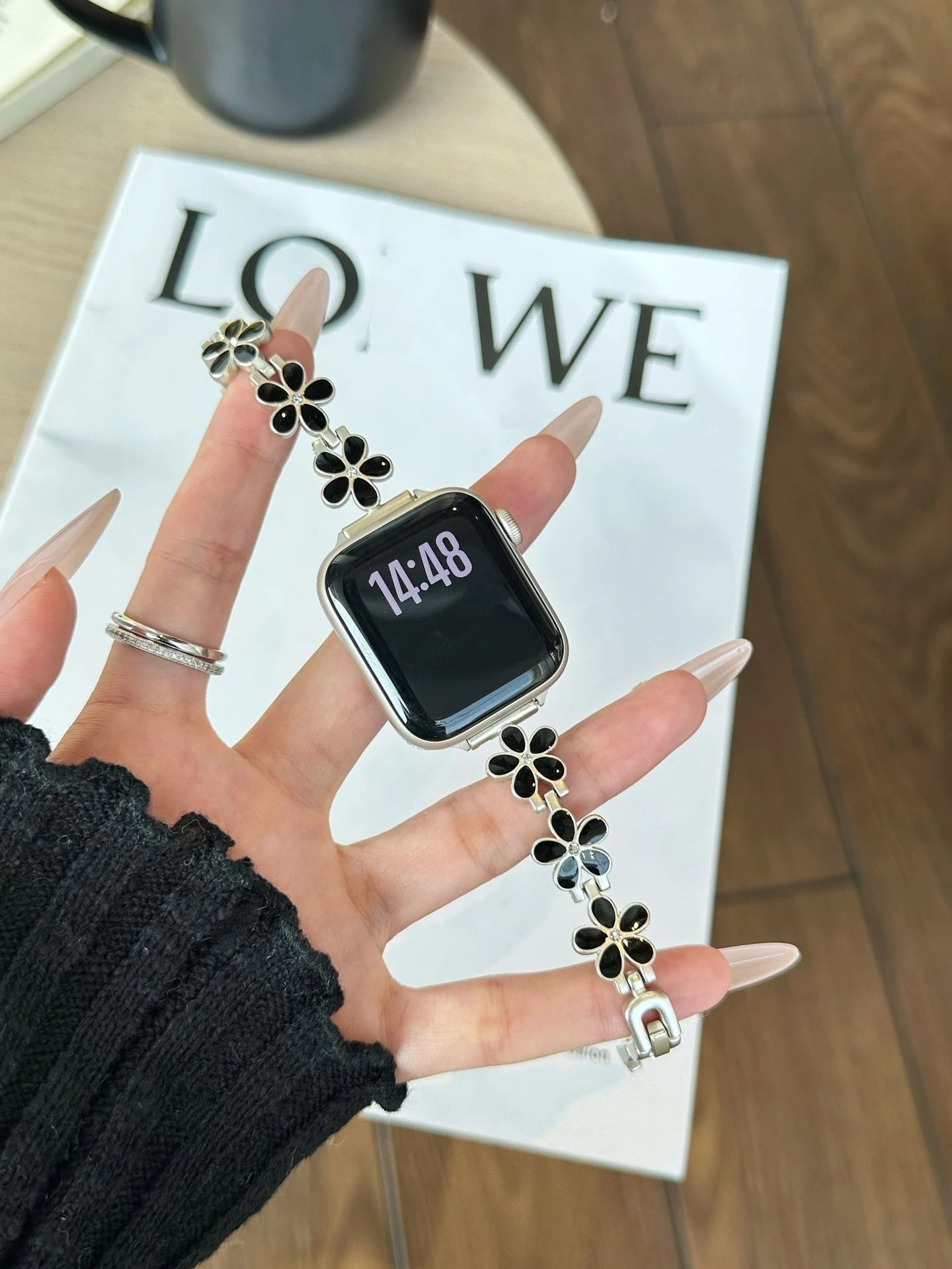Pearl & Charm Luxury Apple Watch Bracelet Band – Elegant Gold Pendant Strap