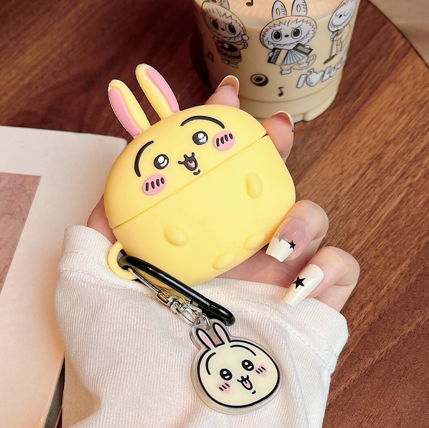 Chiikawa Cartoon AirPods Case – Adorable Japanese Character Style