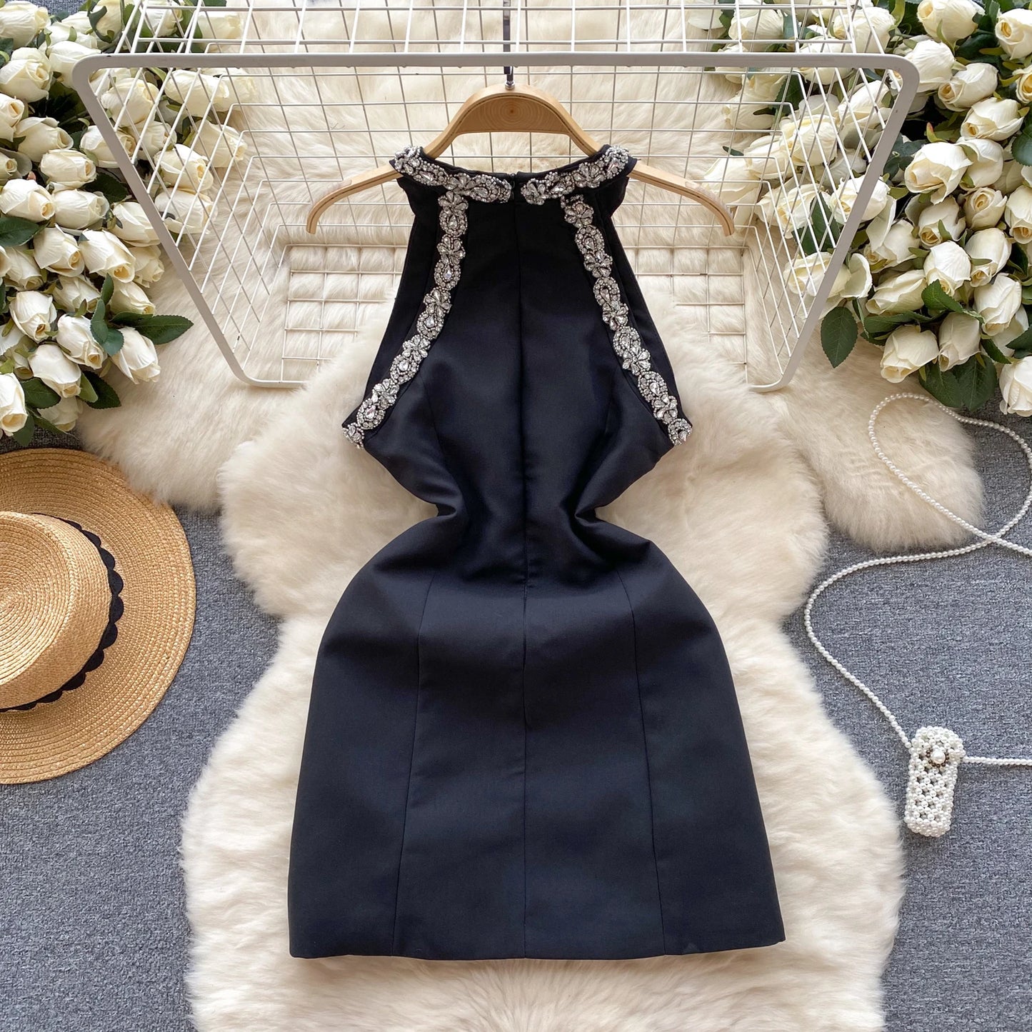 Luxury Sleeveless Beaded Tassel Party Dress – Halter Neck with Diamond Embellishments