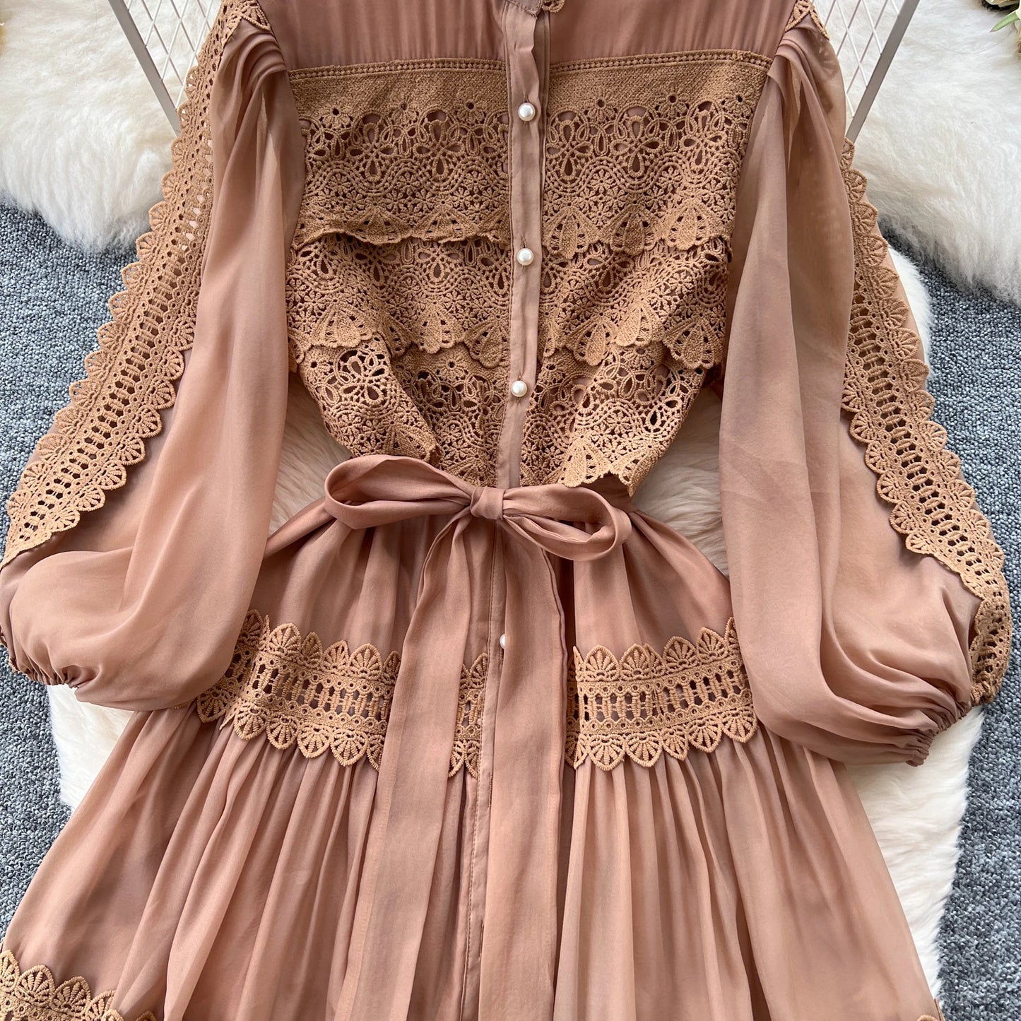 French Vintage Lantern Sleeve Maxi Dress with Lace Details – Elegant Autumn Style