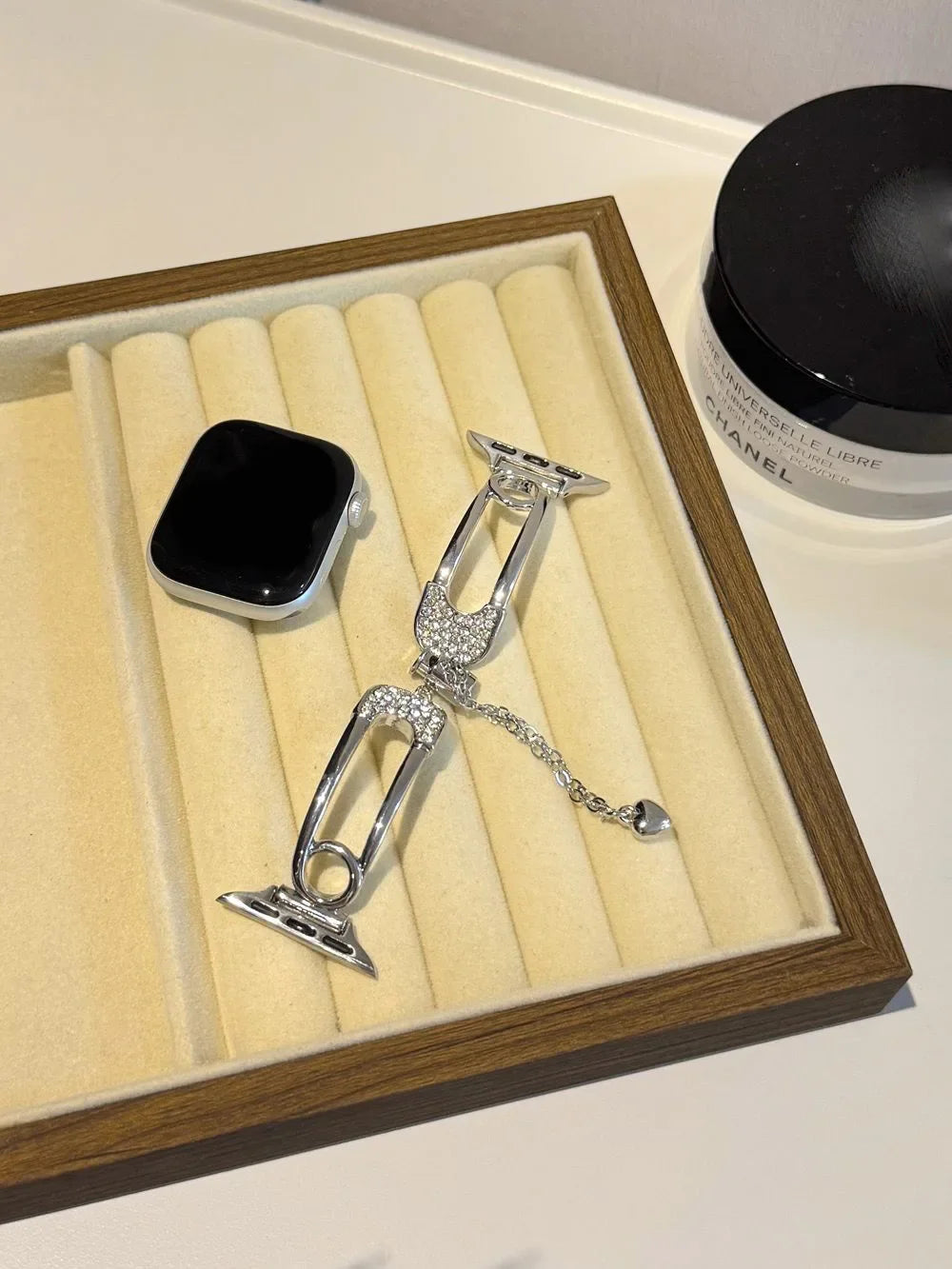 Premium U-Shaped Metal Bracelet for Apple Watch – Elegant Women’s Band