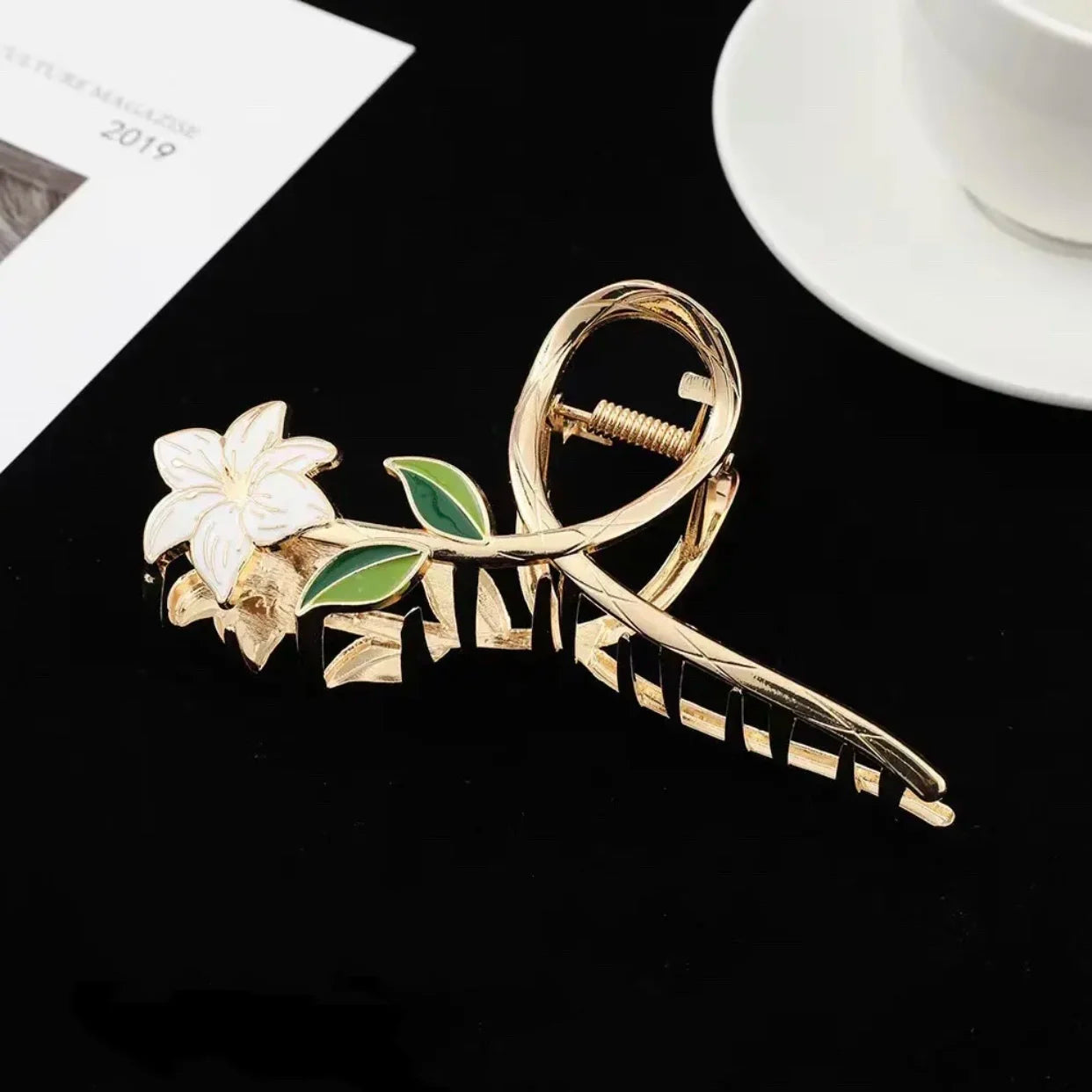 Elegant Flower Metal Hair Claw Clip for Women