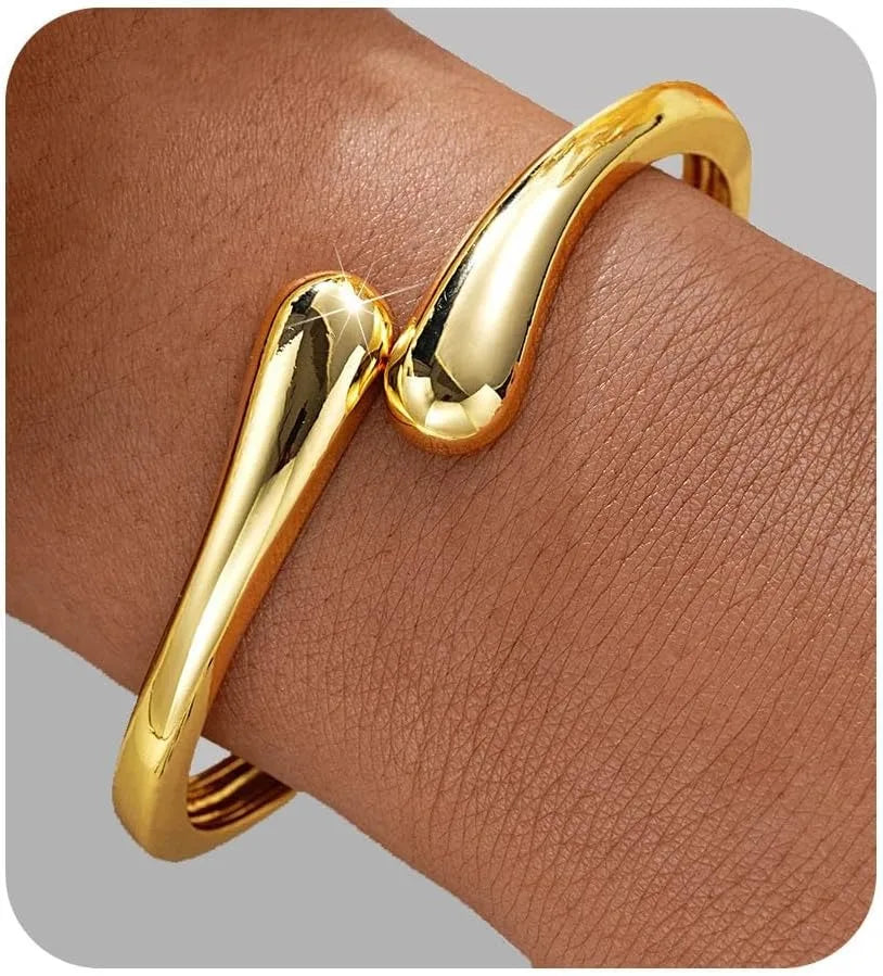 Minimalist Twist Metal Bangle – Gold & Silver