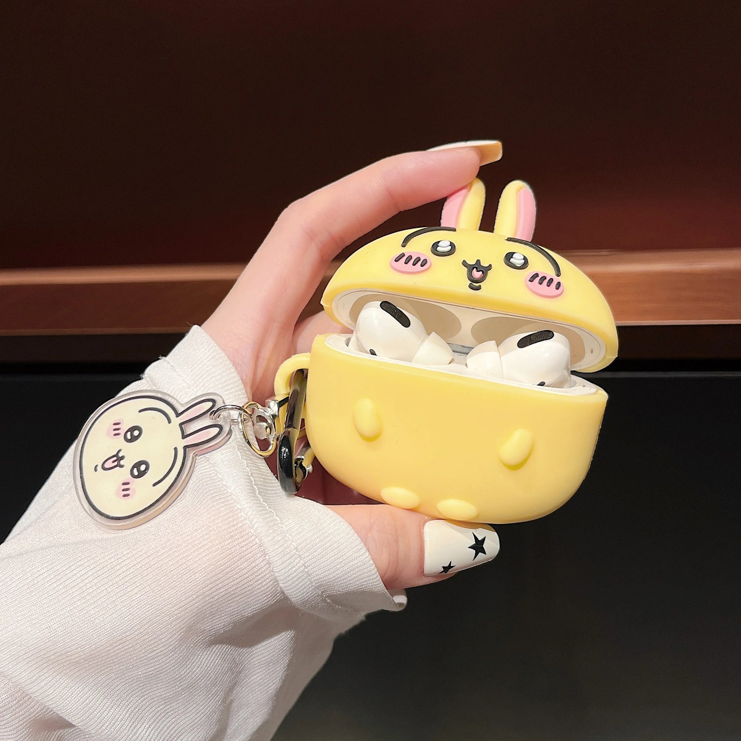 Chiikawa Cartoon AirPods Case – Adorable Japanese Character Style