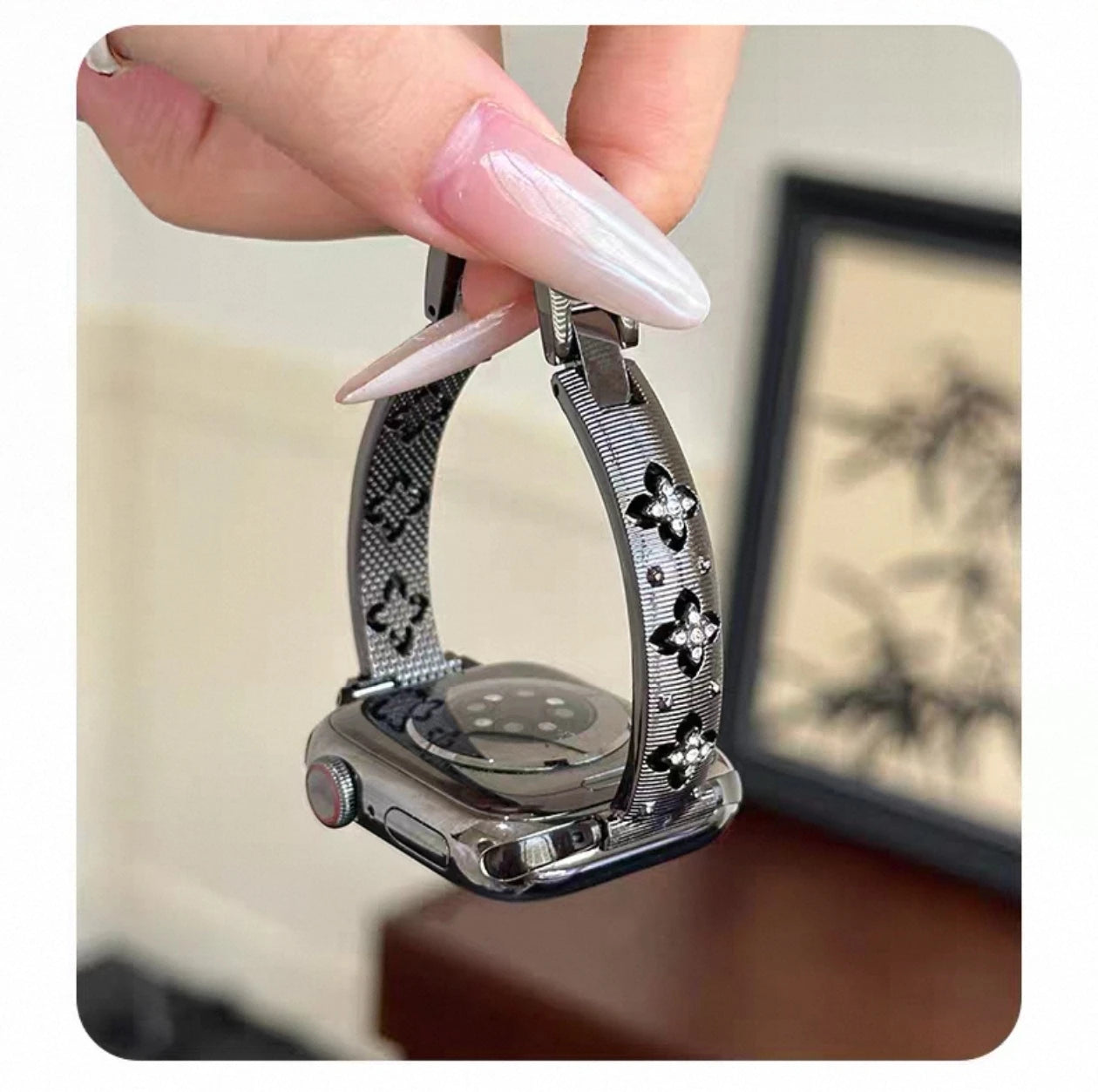 Luxury Bling Gold Stainless Steel Bracelet for Apple Watch – Crystal Decorated Women’s Band