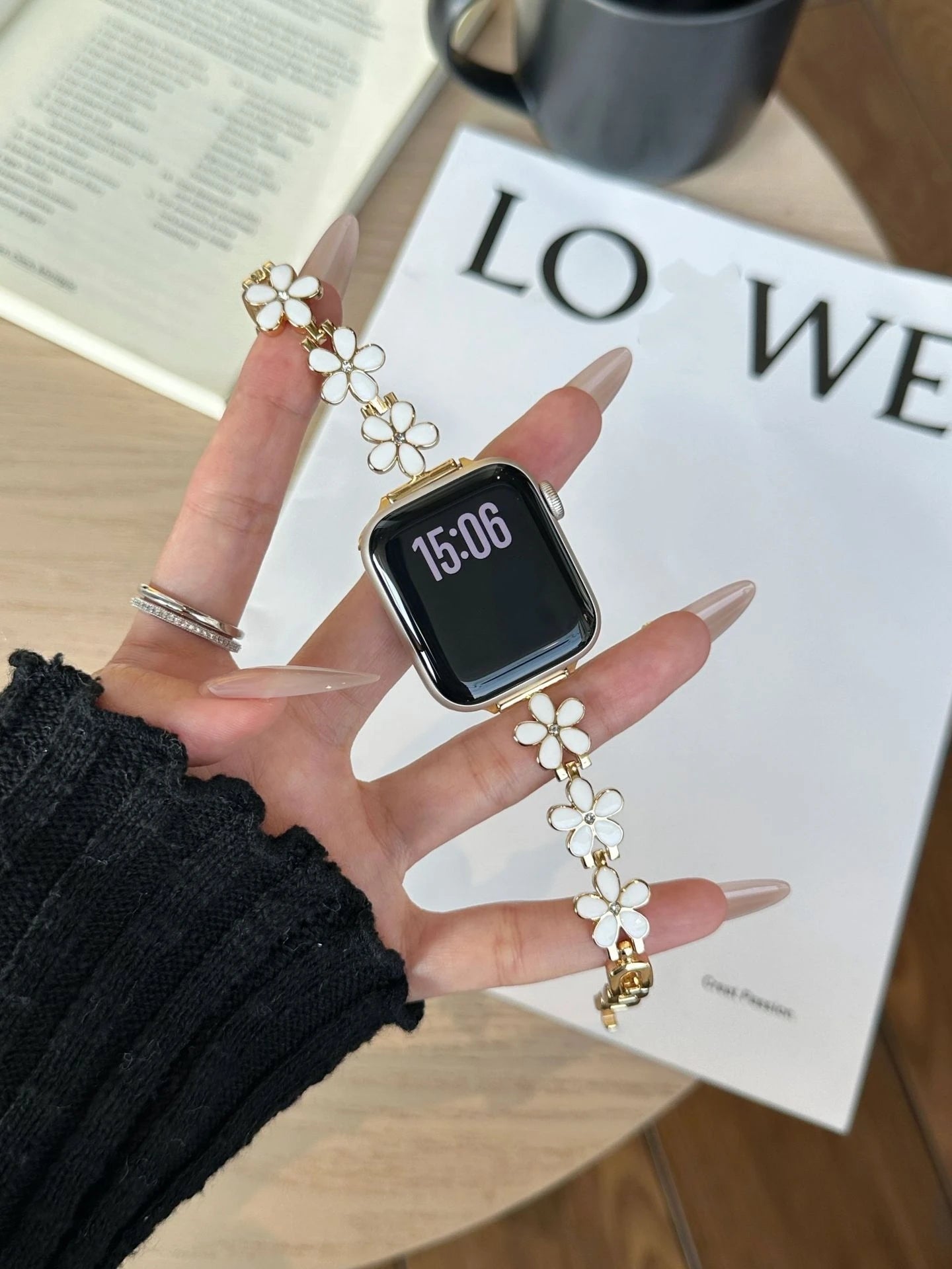 Pearl & Charm Luxury Apple Watch Bracelet Band – Elegant Gold Pendant Strap