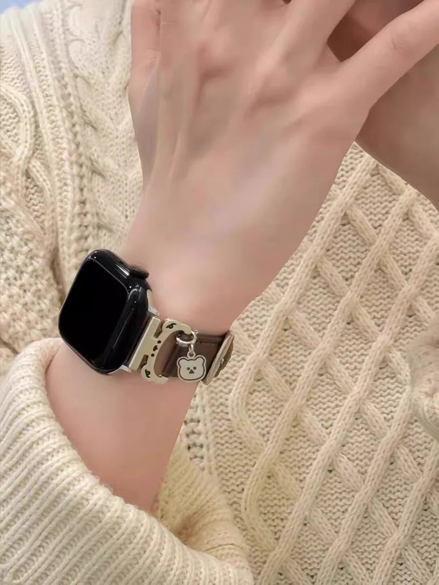 Premium Leather Apple Watch Band with Metal Bear Charm – Elegant Women’s Strap