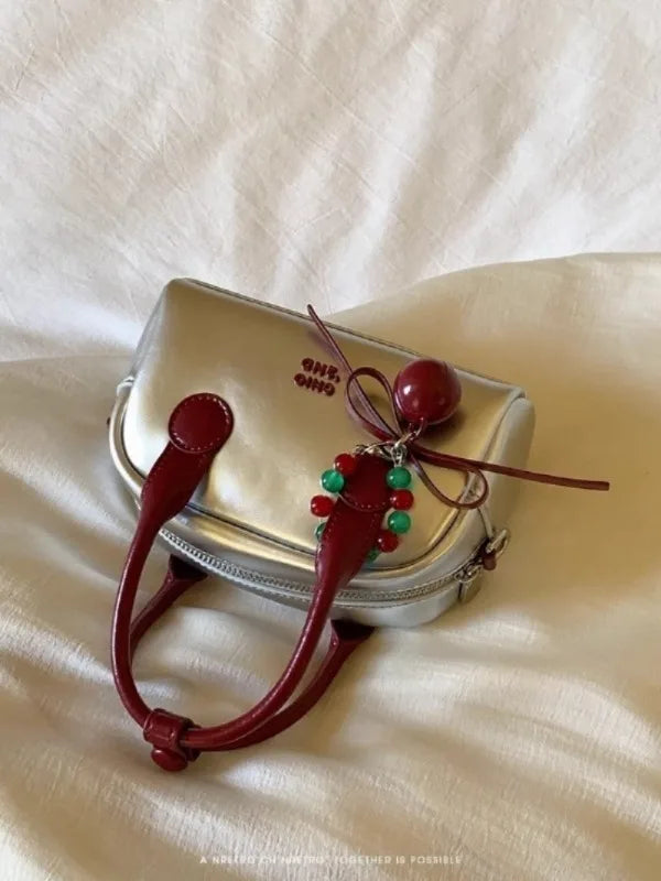 Elegant Silver Handbag – Chic & Stylish