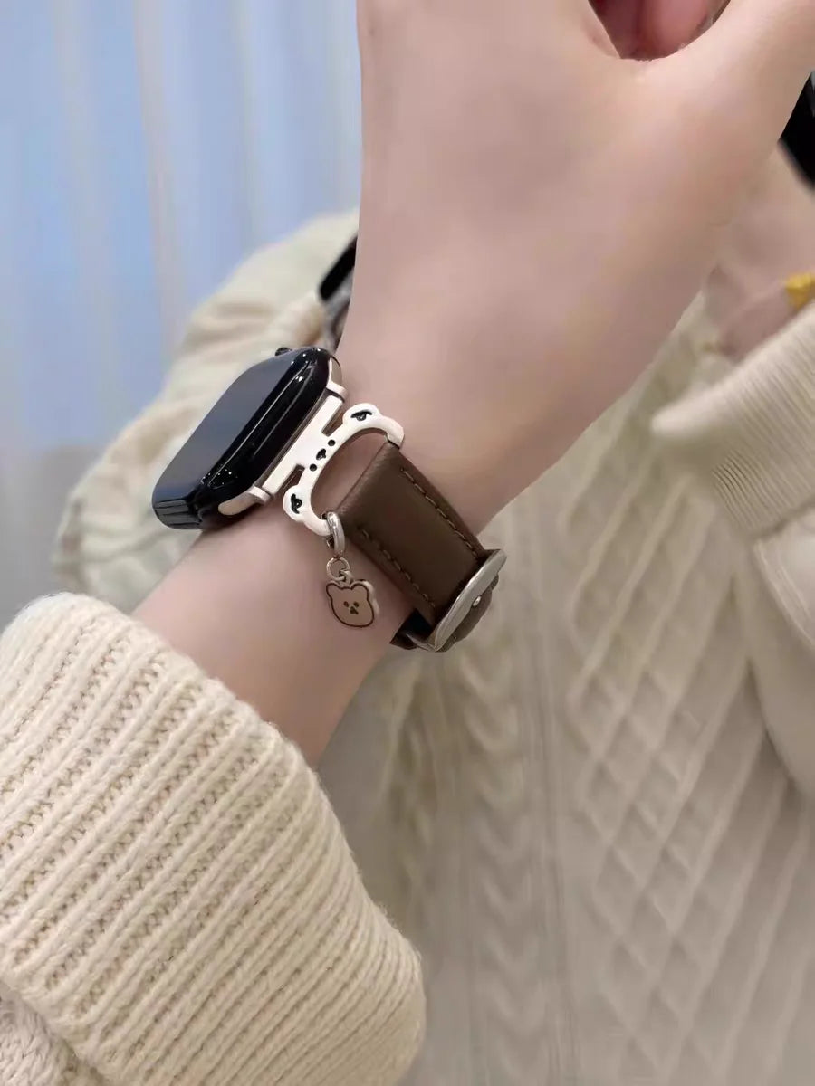 Premium Leather Apple Watch Band with Metal Bear Charm – Elegant Women’s Strap