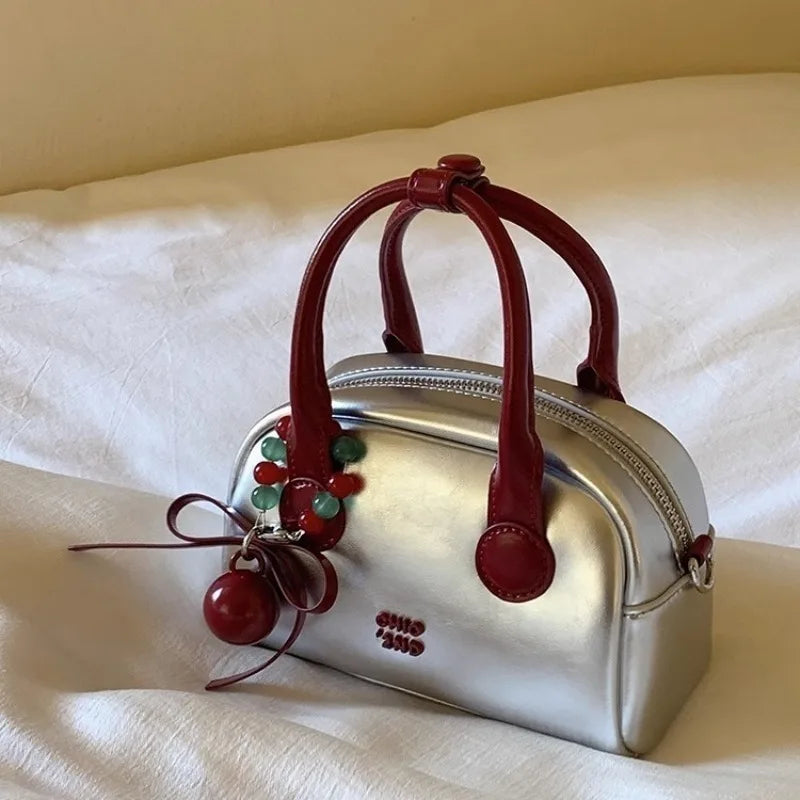 Elegant Silver Handbag – Chic & Stylish