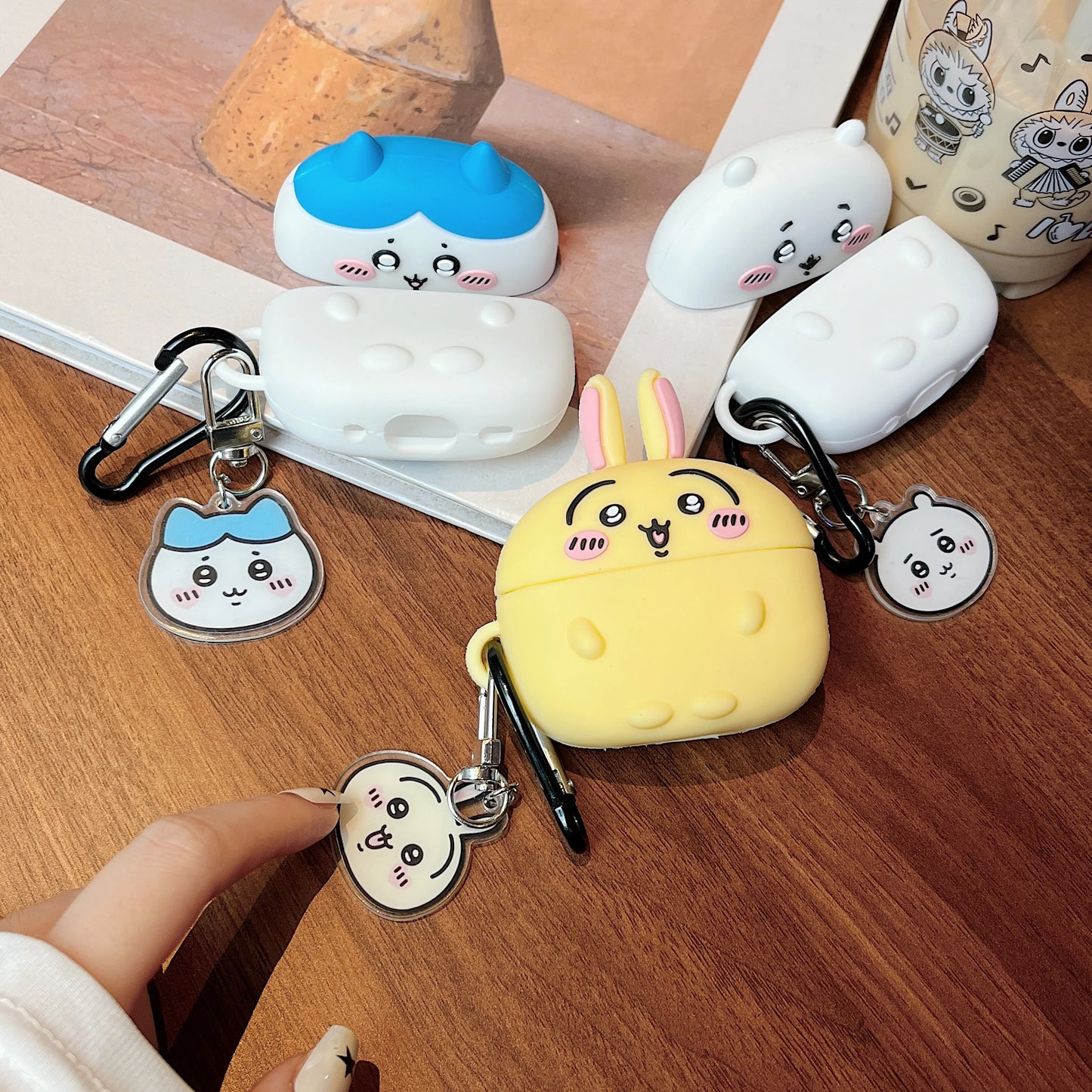 Chiikawa Cartoon AirPods Case – Adorable Japanese Character Style