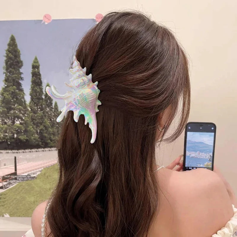 Seashell-Shaped Acrylic Hair Clip – Random Color, Trendy Summer Design
