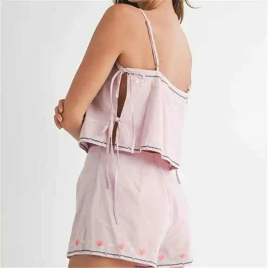 סט 2 חלקים - טופ קצר ומכנסיים קצרים עם רקמה פרחונית