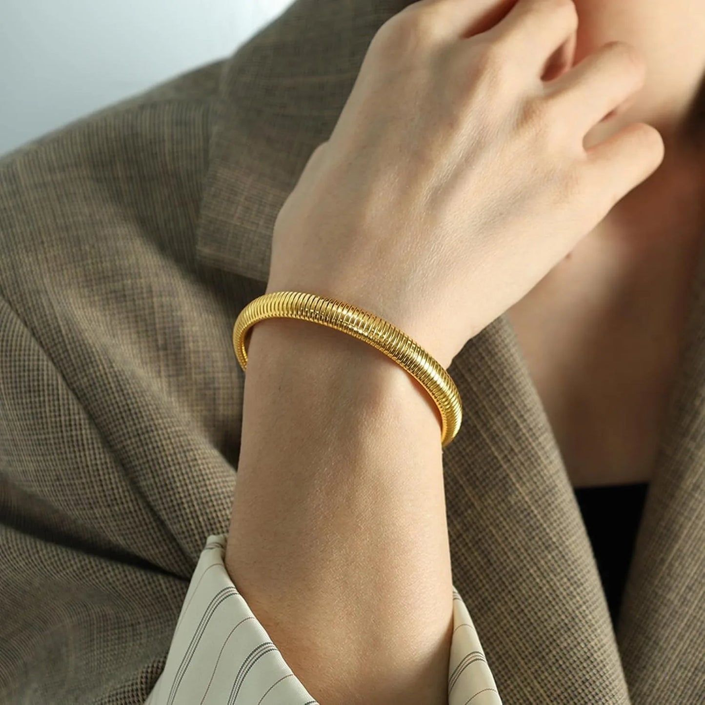 Chunky Gold Bangle Bracelet Set – Multiple Styles