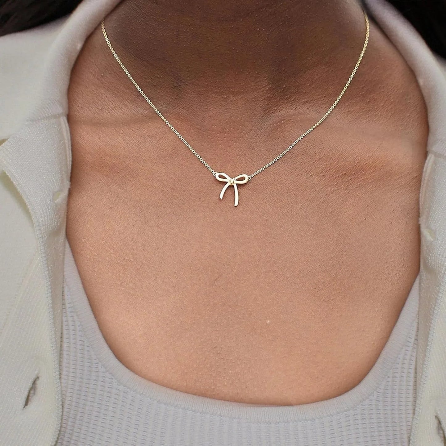 Elegant Bow Pendant Necklace – Gold & Silver Options