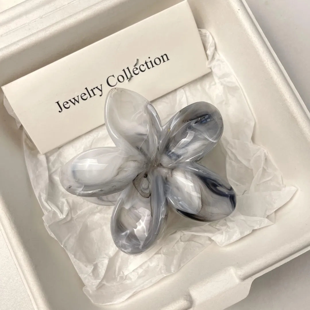 Flower-Shaped Hair Claw Clip – Summer Acrylic Hair Accessory