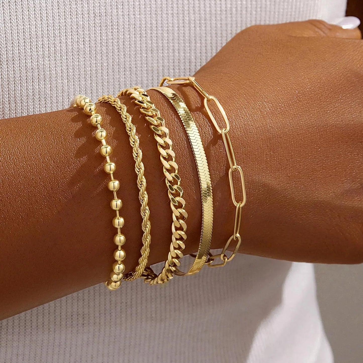 5-Piece Gold Bracelet Set – Layered Chain Styles