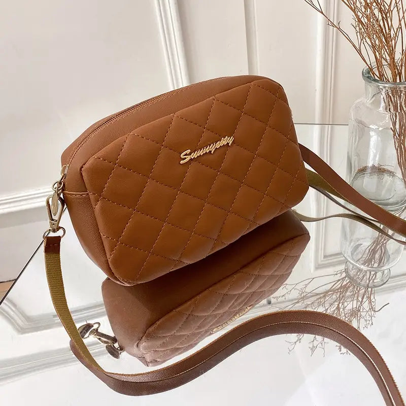 Small Crossbody Embroidered Bag for Women – Classic Camera Design with Gold Chain